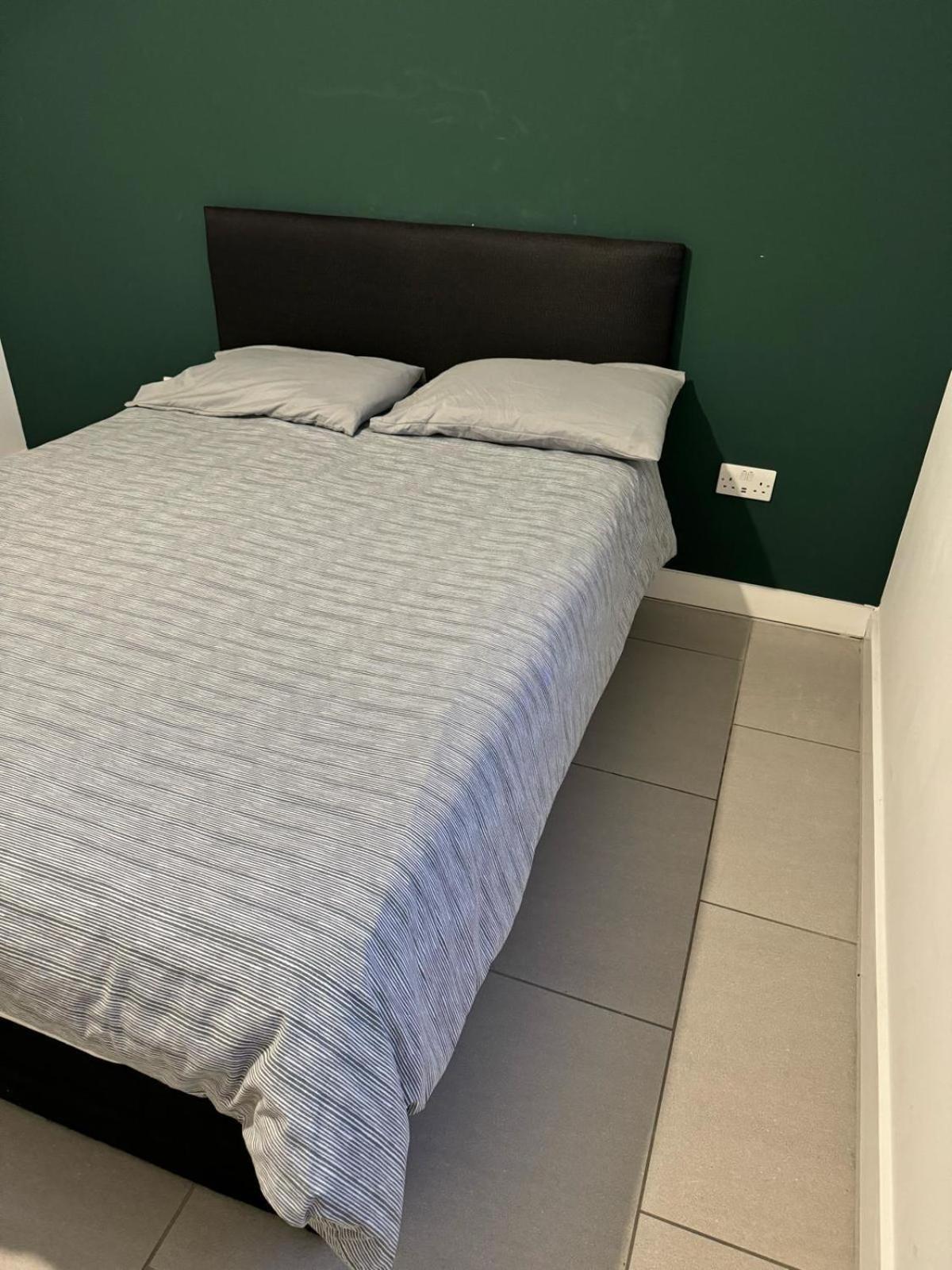 Apartament Two Bed In Battersea 2 *