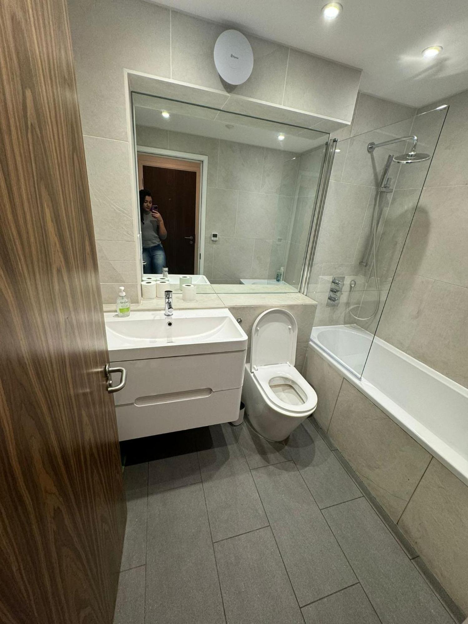 Apartament Two Bed In Battersea 2