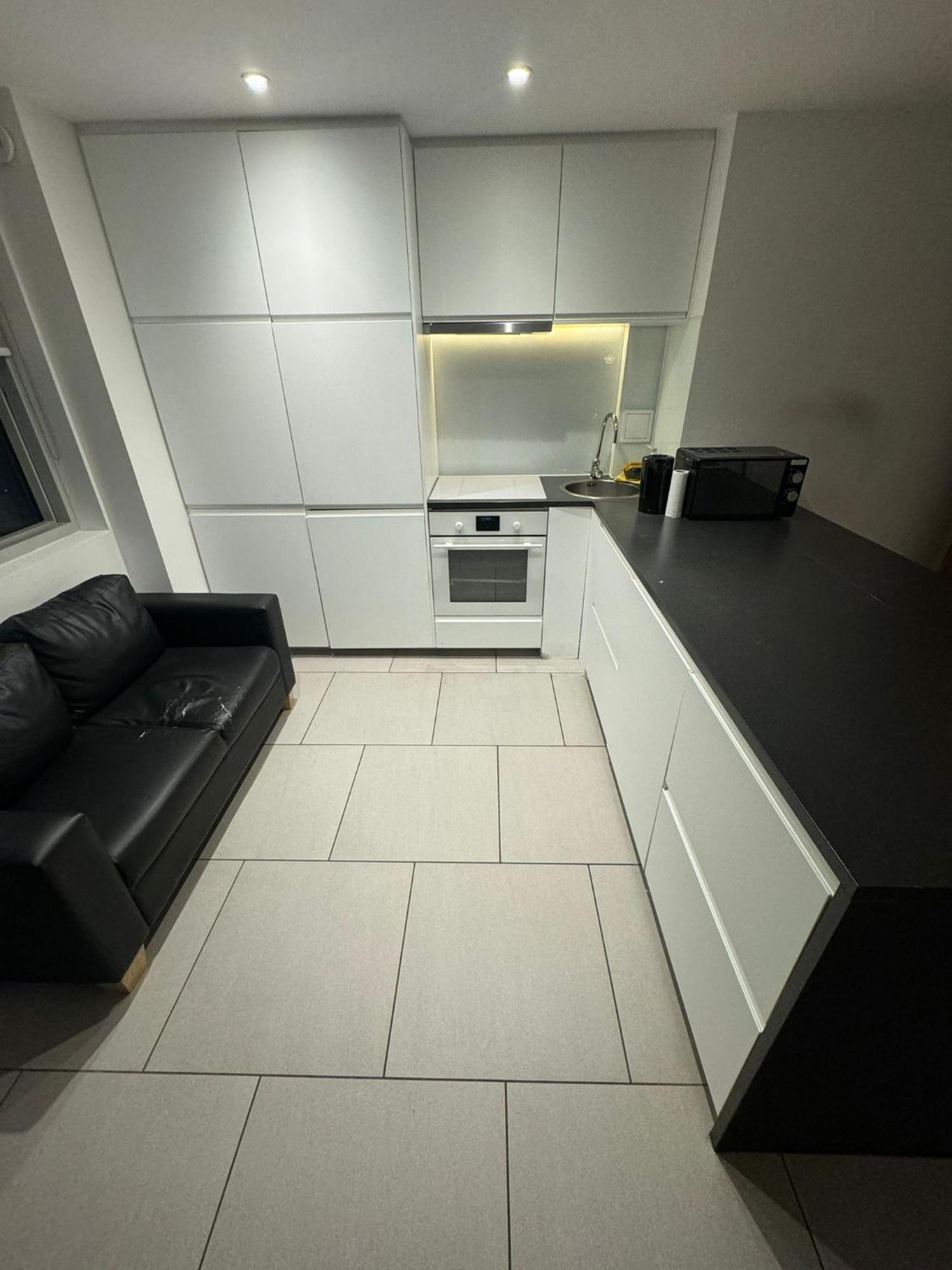 Two Bed In Battersea 2 Apartament *